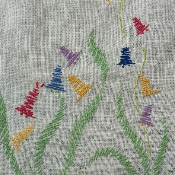 Linen Table/Bureau/Dresser Runner Embroidered Flowers Butterflies Crochet Trim - Picture 3 of 8